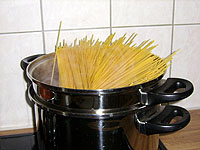 Spaghetti mit Thunfischsauce